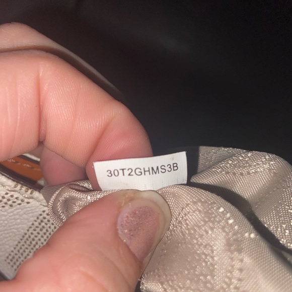 Michael kors purse - Picture 6 of 8